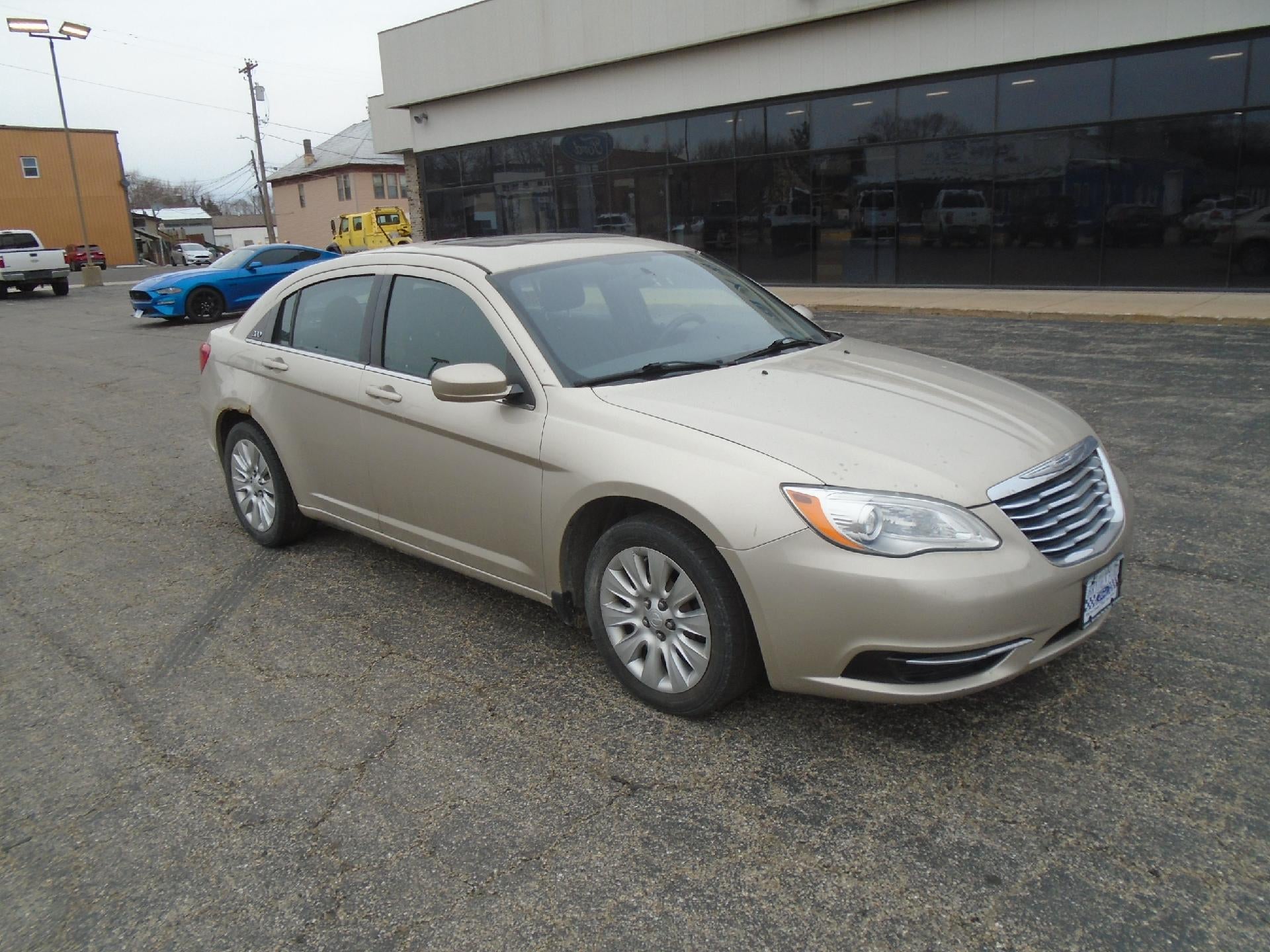 2014 Chrysler 200 4dr Sdn LX
