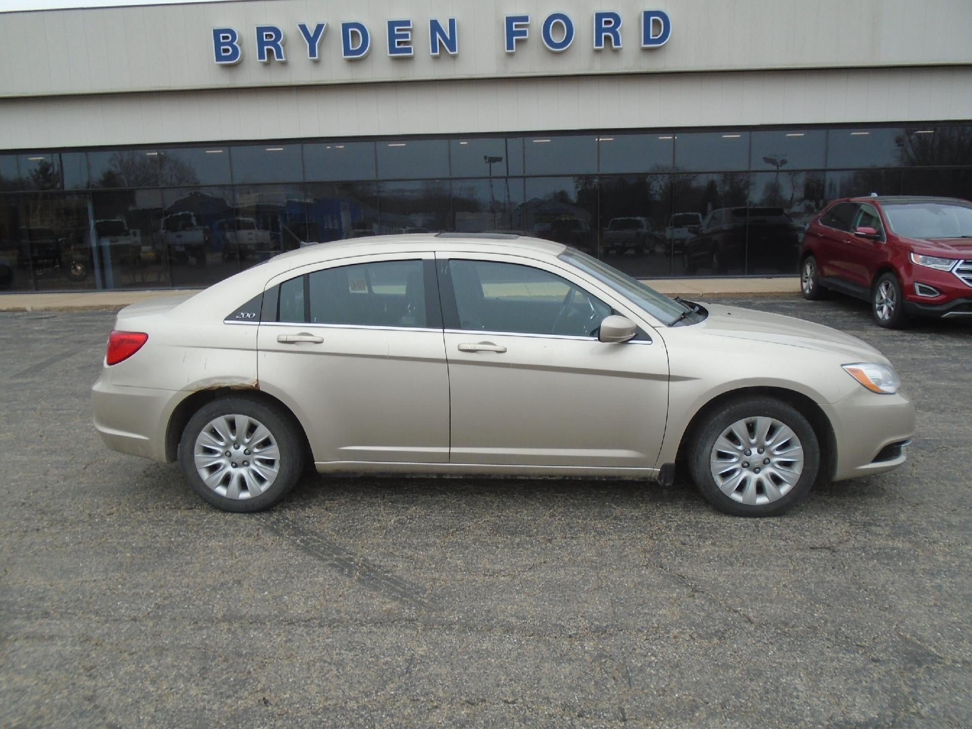 2014 Chrysler 200 4dr Sdn LX
