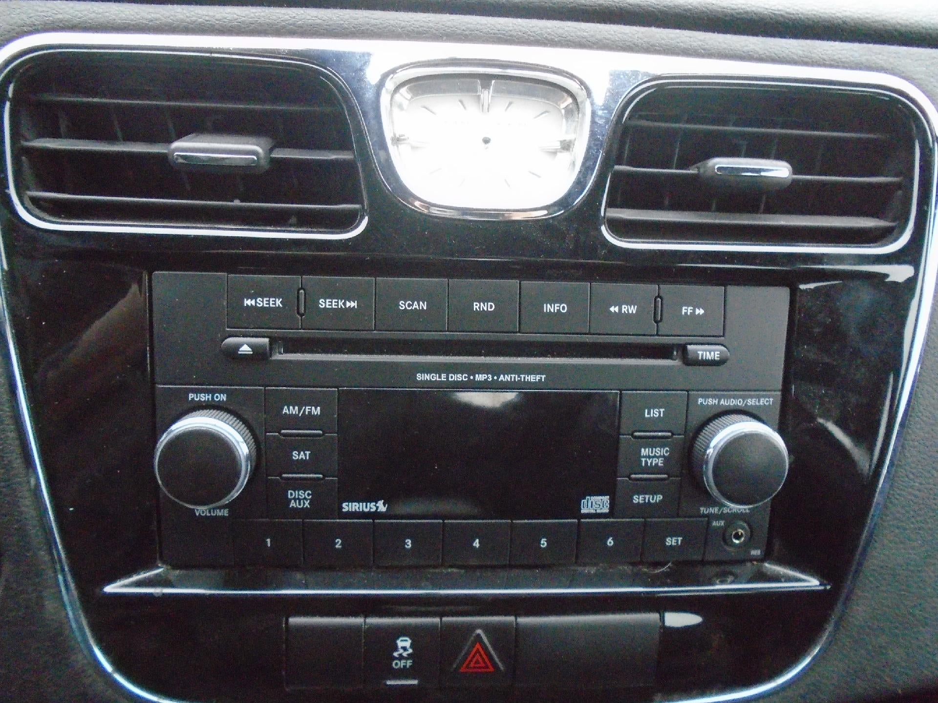 2014 Chrysler 200 4dr Sdn LX