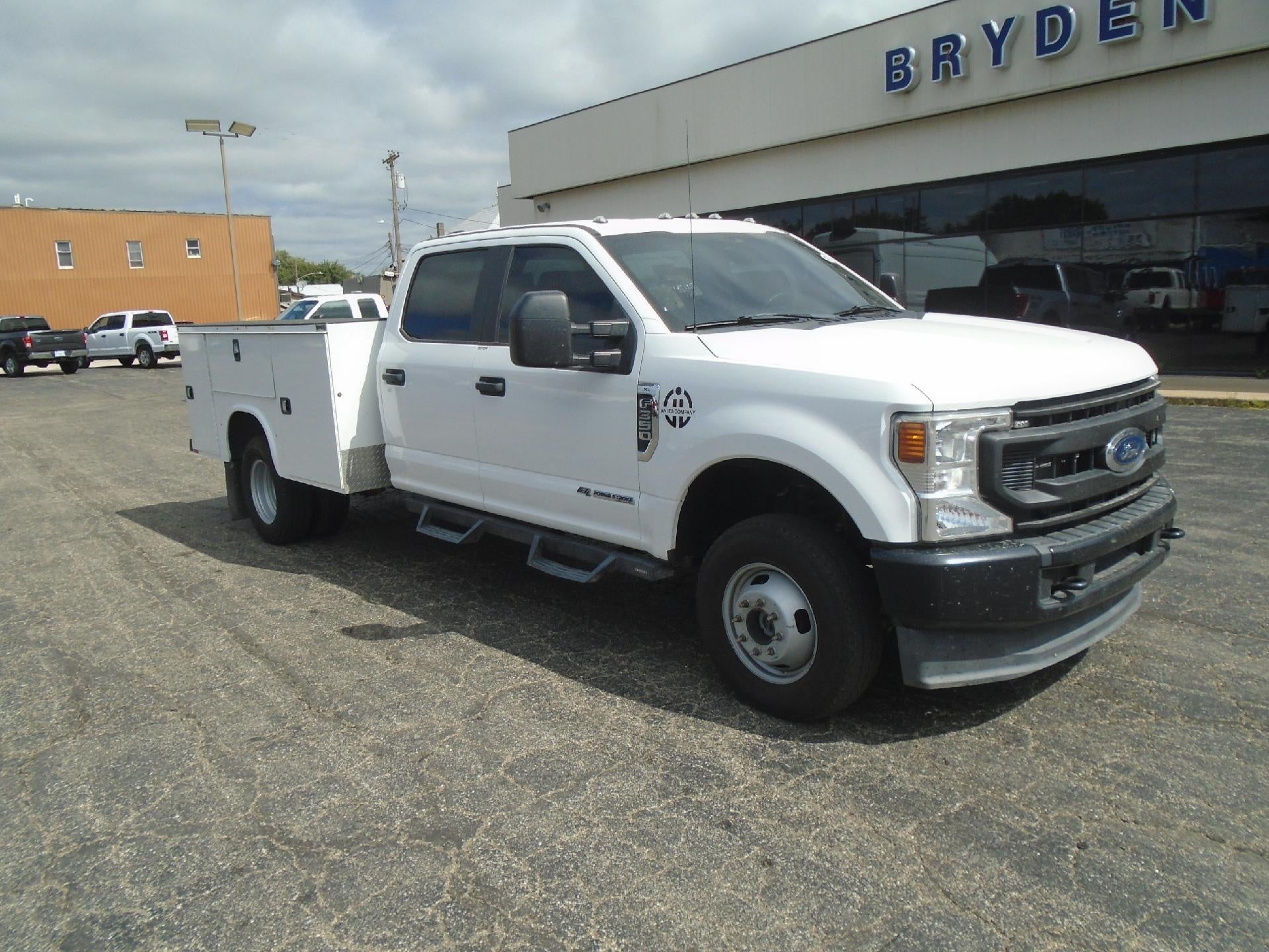 2021 Ford Super Duty F-350 DRW XL 4WD Crew Cab 179" WB 60" CA