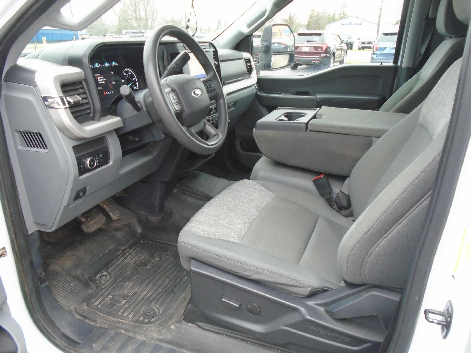 2023 Ford Super Duty F-250 SRW XLT 4WD Crew Cab 6.75' Box