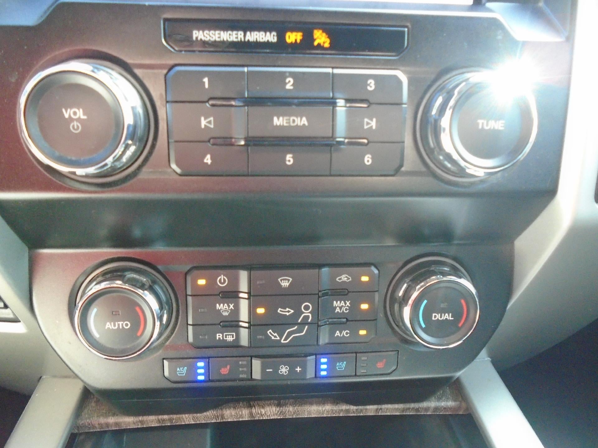 2019 Ford Super Duty F-350 SRW LARIAT 4WD Crew Cab 6.75' Box