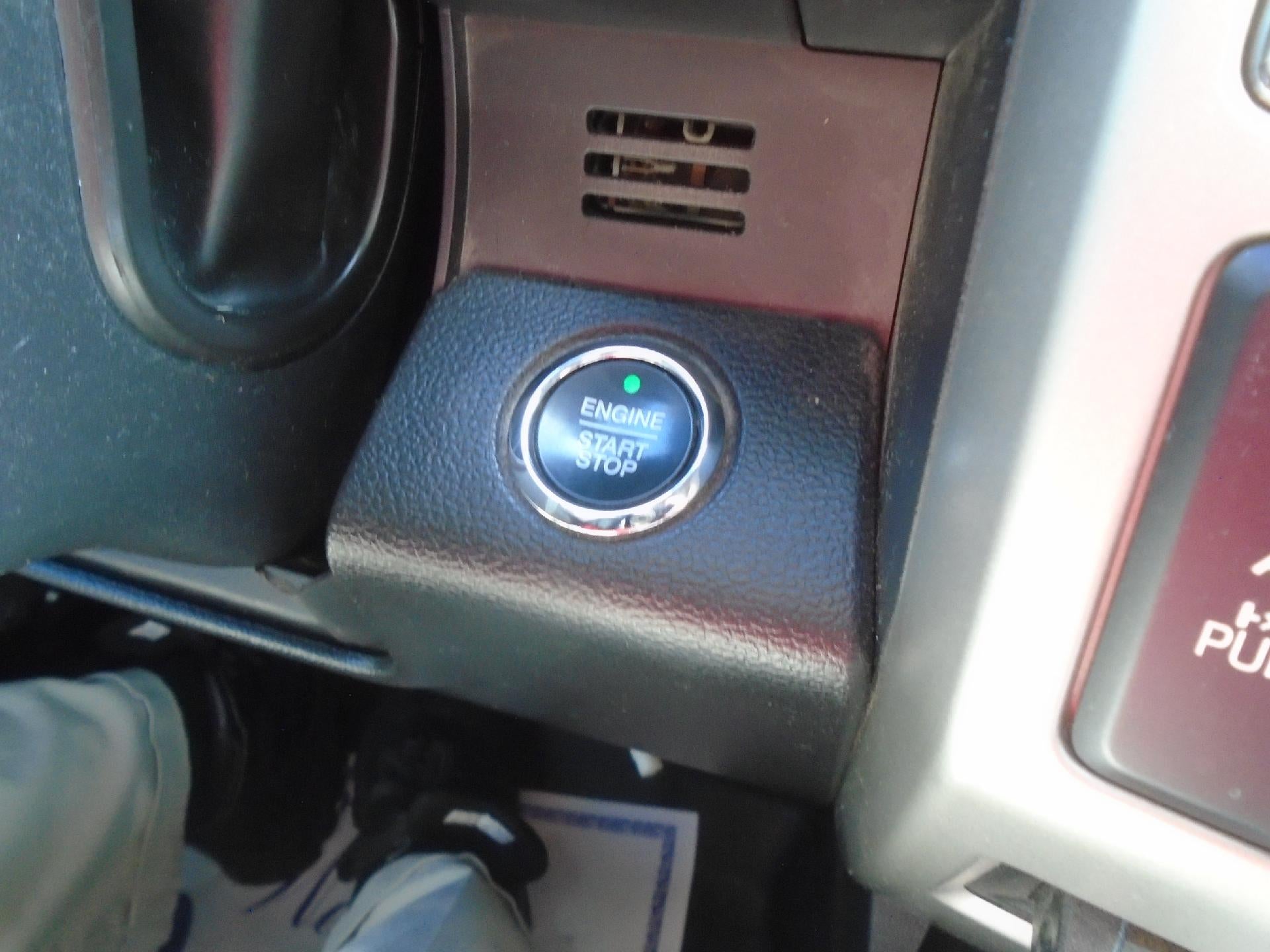 2019 Ford Super Duty F-350 SRW LARIAT 4WD Crew Cab 6.75' Box