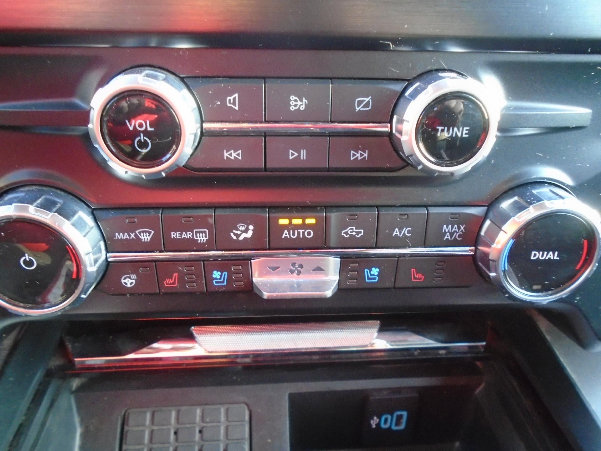 2023 Ford Super Duty F-350 SRW LARIAT 4WD Crew Cab 6.75' Box