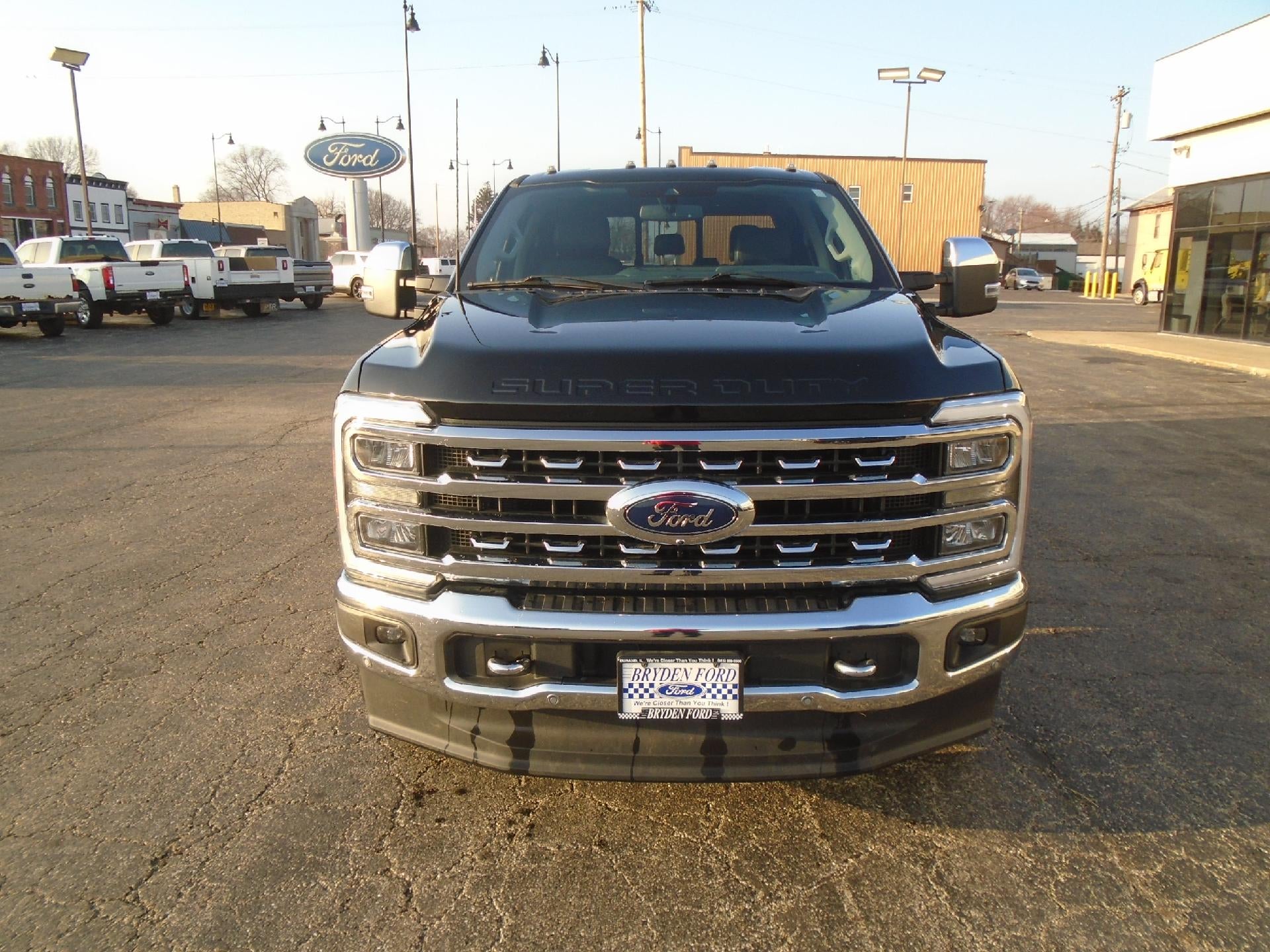 2023 Ford Super Duty F-350 SRW LARIAT 4WD Crew Cab 6.75' Box