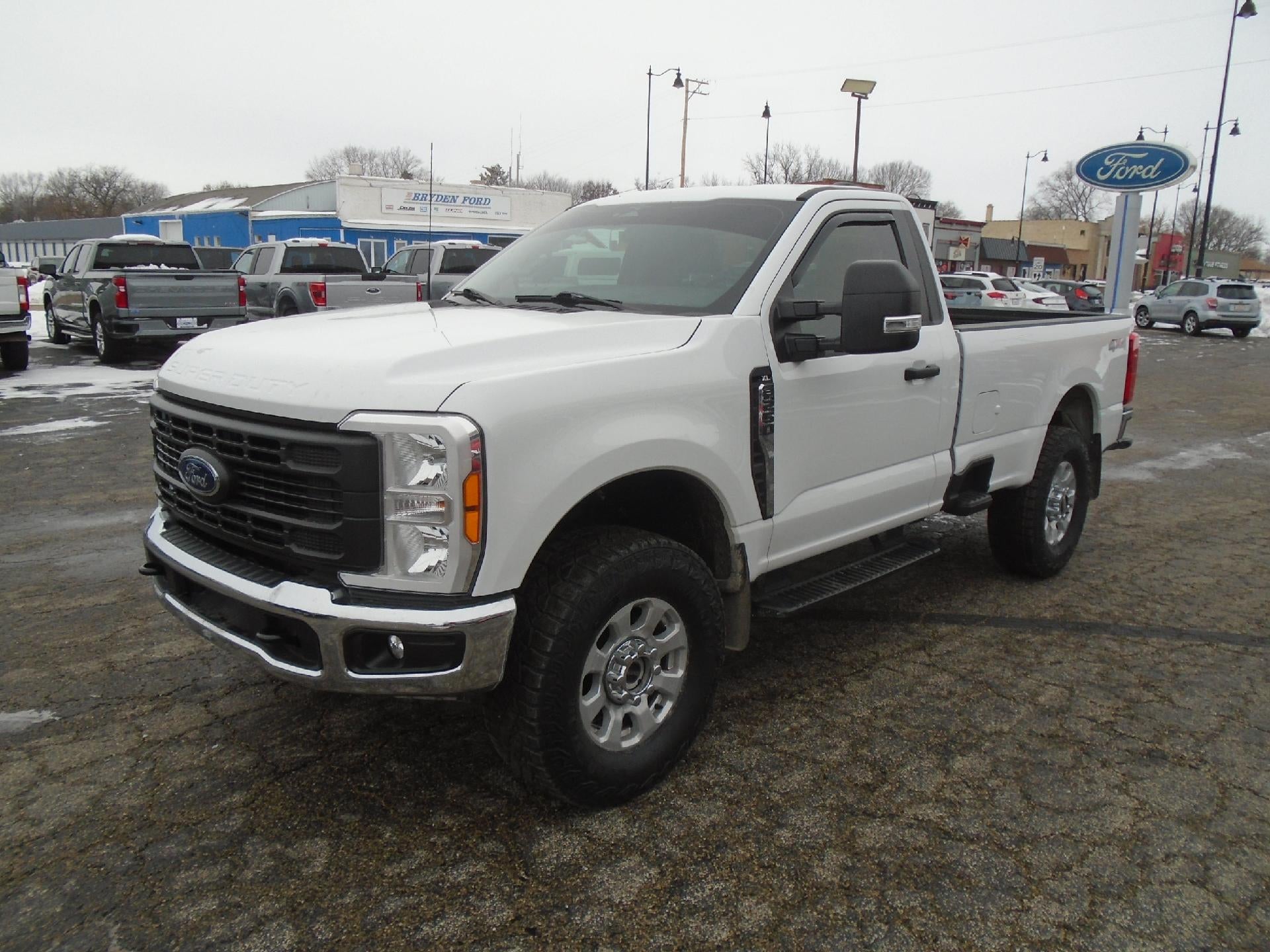 2023 Ford Super Duty F-250 SRW XL 4WD Reg Cab 8' Box