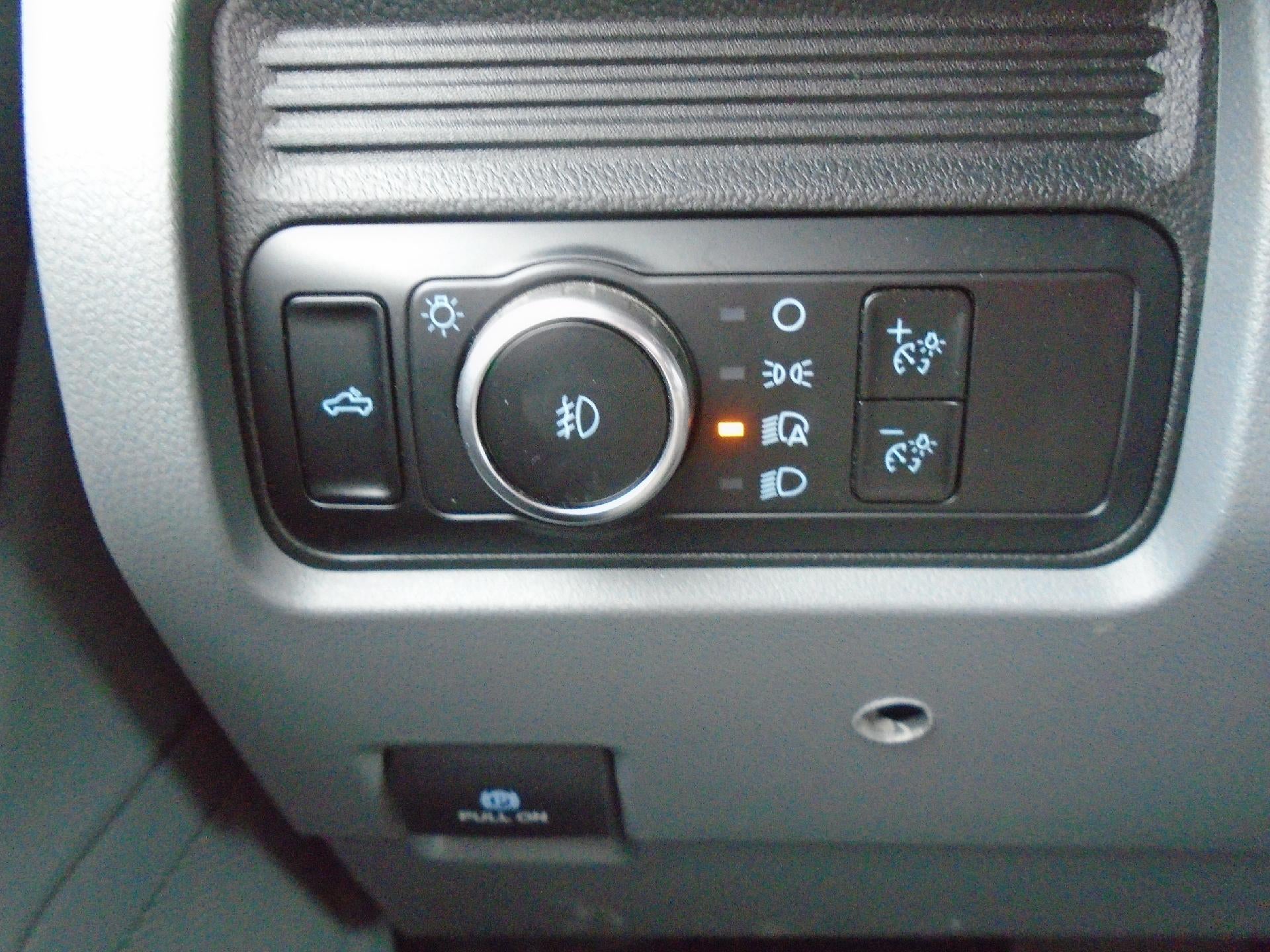 2023 Ford Super Duty F-250 SRW XL 4WD Reg Cab 8' Box