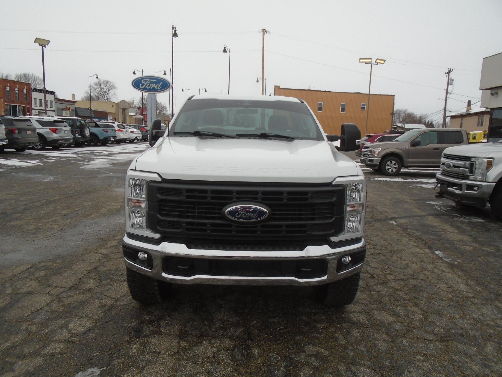 2023 Ford Super Duty F-250 SRW XL 4WD Reg Cab 8' Box
