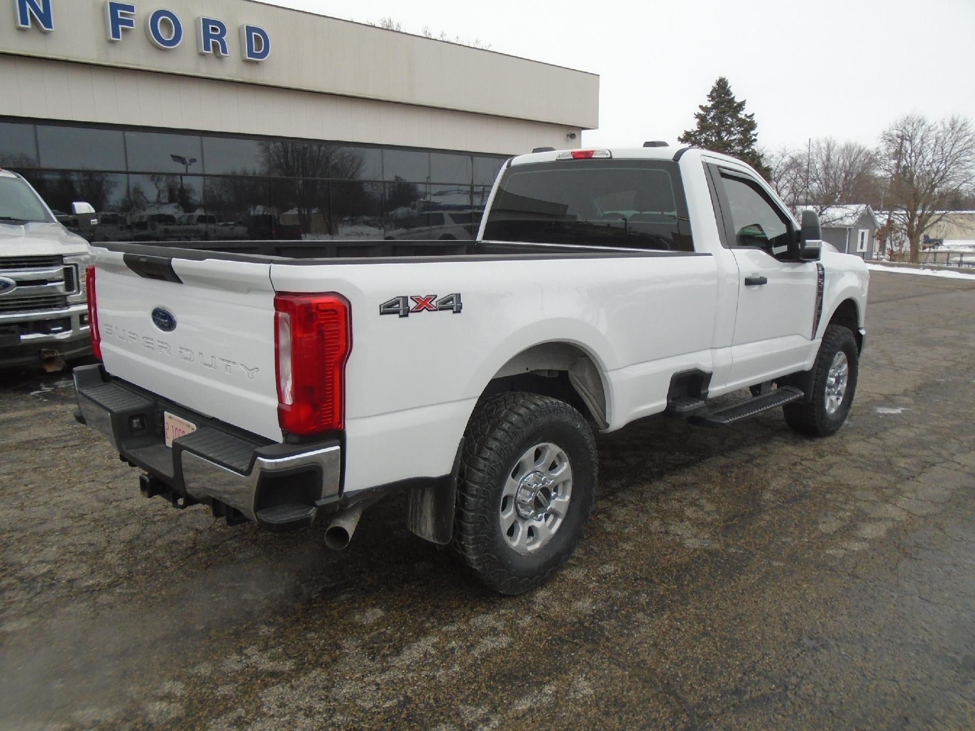 2023 Ford Super Duty F-250 SRW XL 4WD Reg Cab 8' Box