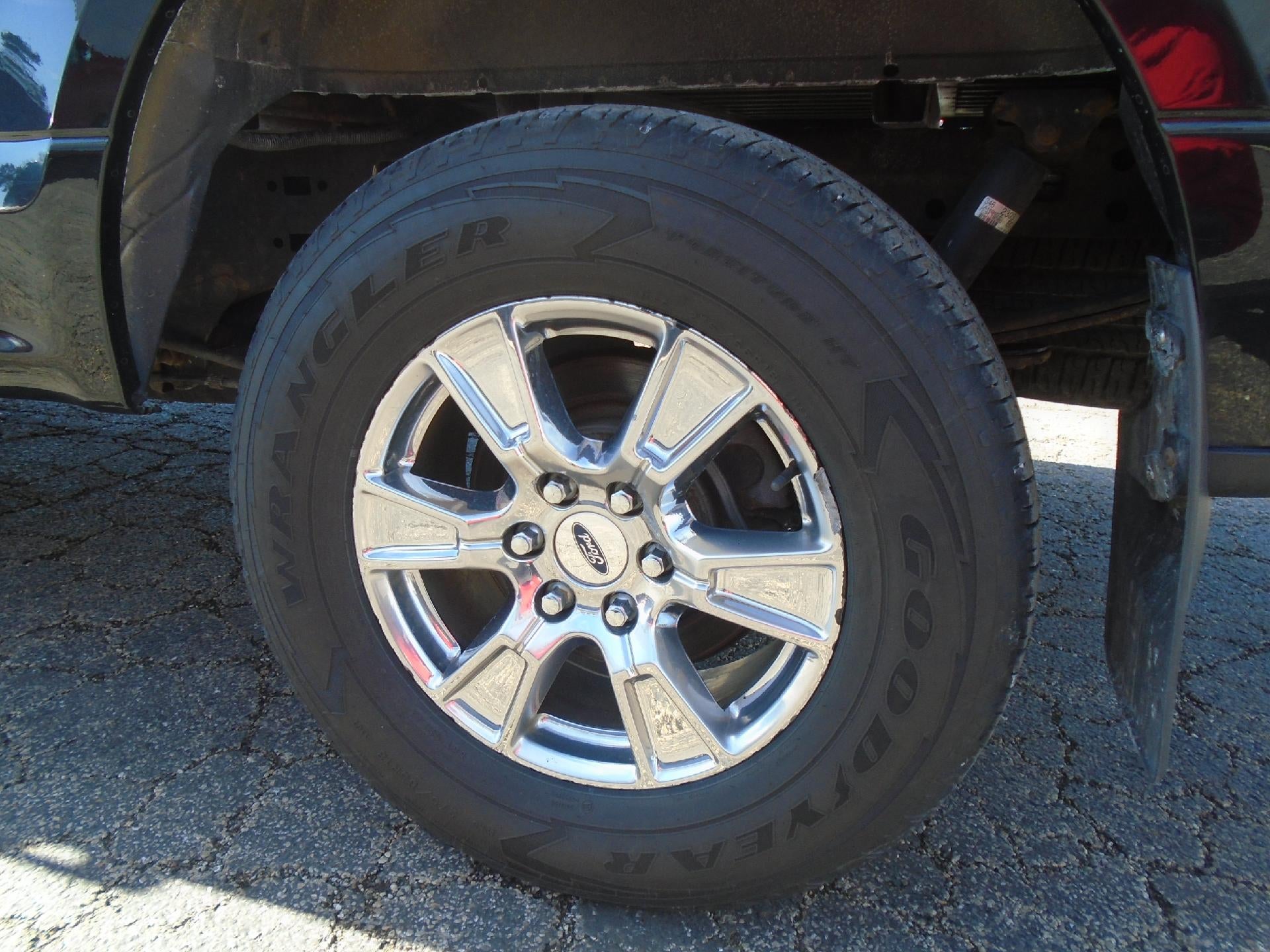 2015 Ford F-150 4WD SuperCrew 6-1/2 Ft Box XLT w/HD Payload Pkg