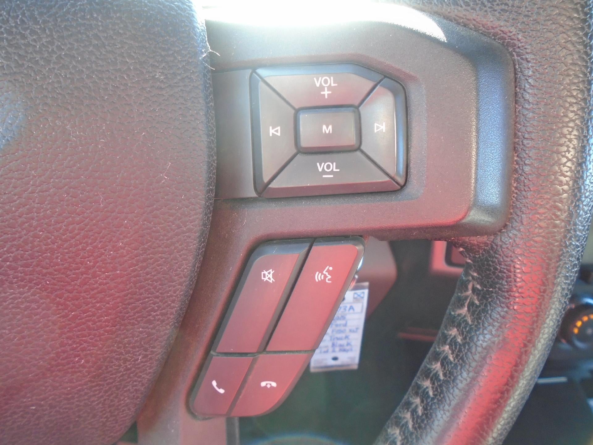 2015 Ford F-150 4WD SuperCrew 6-1/2 Ft Box XLT w/HD Payload Pkg