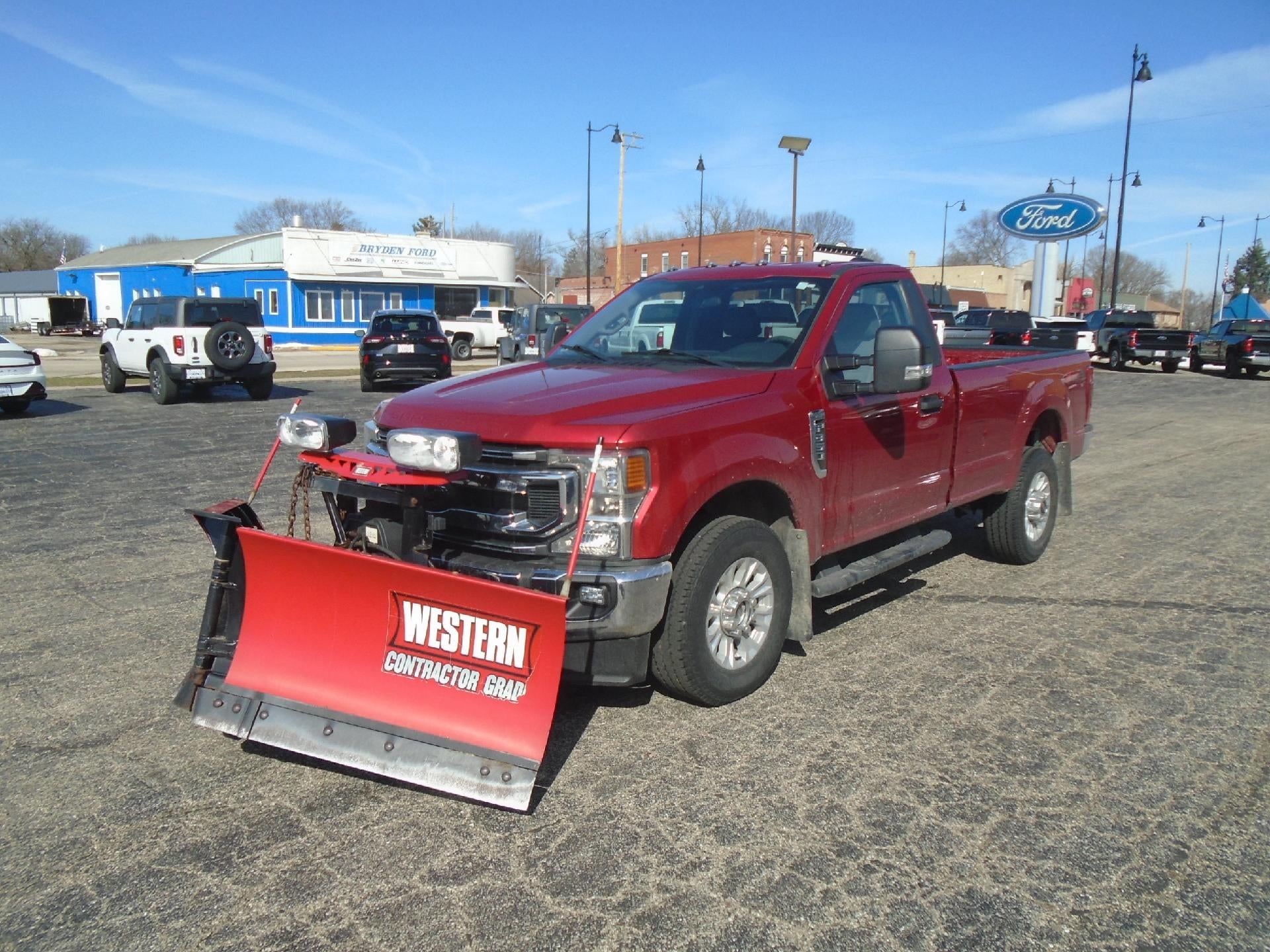 2022 Ford Super Duty F-350 SRW XLT 4WD Reg Cab 8' Box