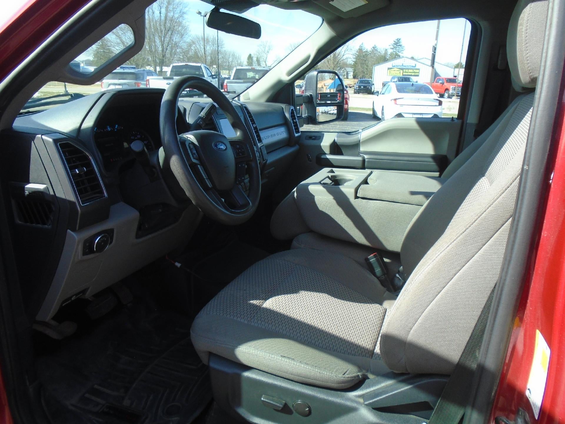 2022 Ford Super Duty F-350 SRW XLT 4WD Reg Cab 8' Box