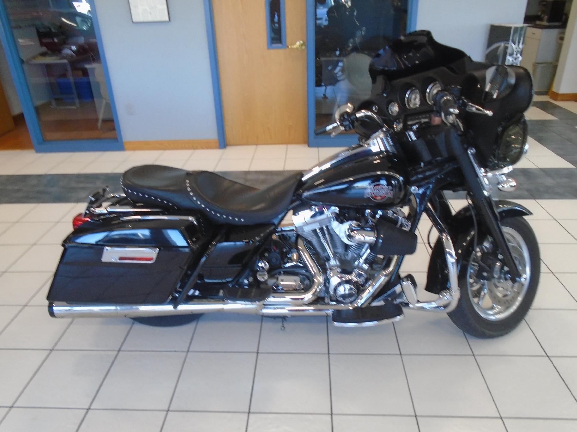 2004 Harley Davidson FLHTI Base