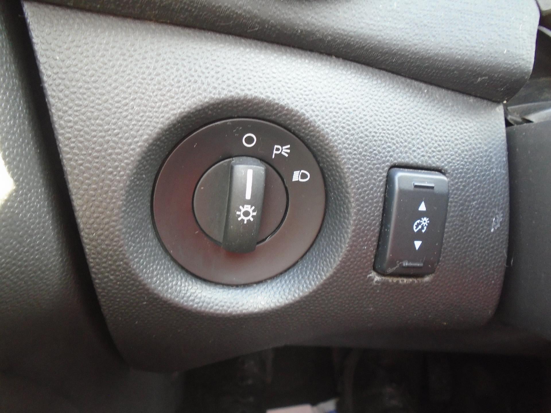 2013 Ford Fiesta 5dr HB SE